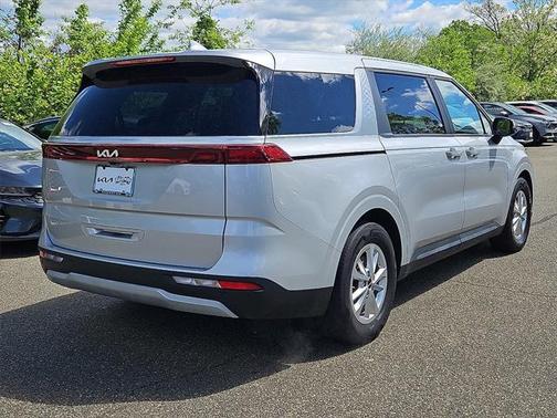 2023 Kia Carnival LX