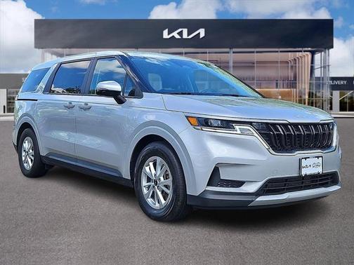 2023 Kia Carnival LX