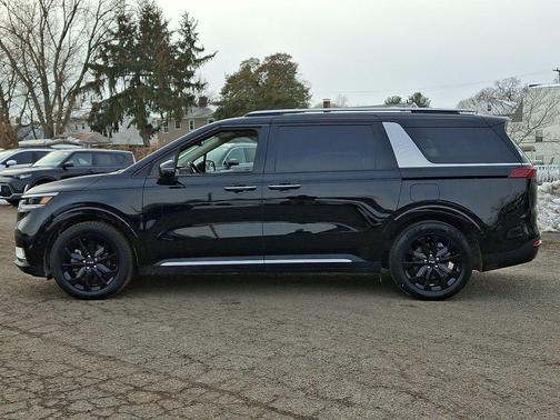 2023 Kia Carnival SX