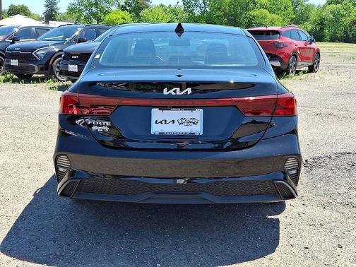 Aurora Black 2023 Kia Forte LXS