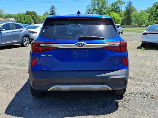 Neptune Blue 2021 Kia Seltos LX