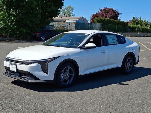 Snow White Pearl 2026 Kia K4 LXS