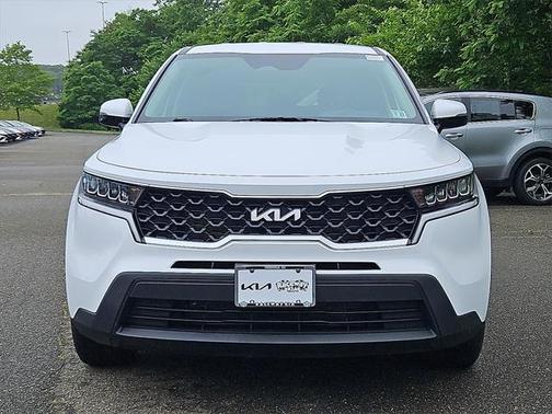 2022 Kia Sorento LX