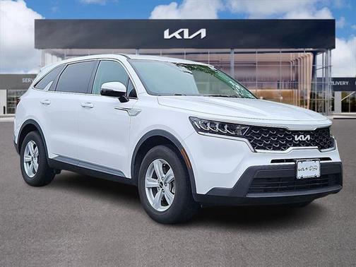 2022 Kia Sorento LX