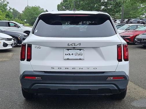 2022 Kia Sorento LX
