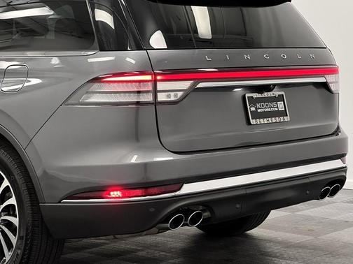 2022 Lincoln Aviator Standard AWD