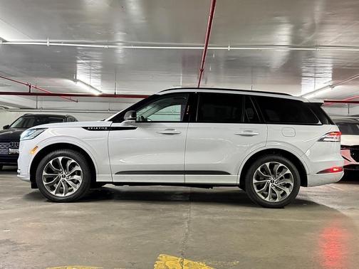 2025 Lincoln Aviator Premiere