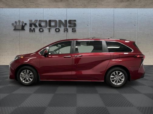 2022 Toyota Sienna XLE