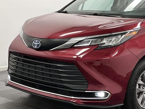 2022 Toyota Sienna XLE