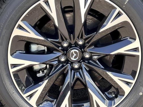 2024 Mazda CX-90 PHEV Premium Plus