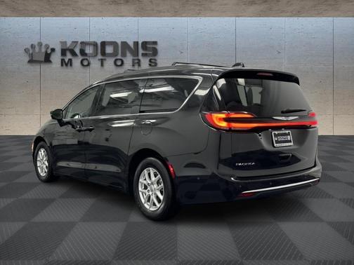 2022 Chrysler Pacifica Touring-L