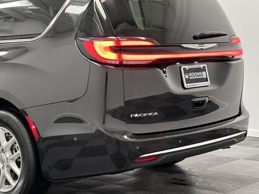 2022 Chrysler Pacifica Touring-L
