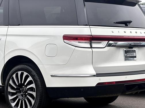 2022 Lincoln Navigator L Black Label
