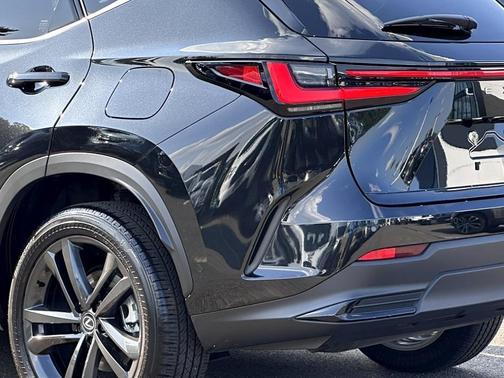 2024 Lexus NX 450h+ Luxury