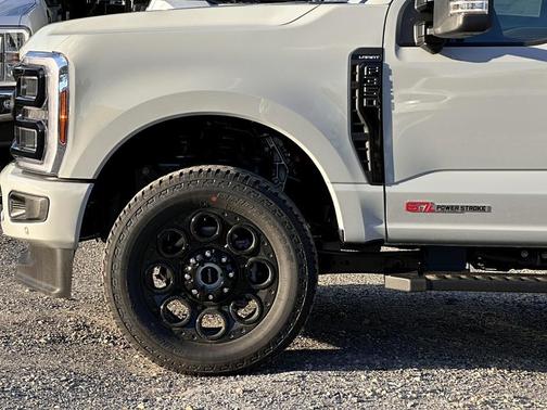 2025 Ford F-350 Lariat Super Duty