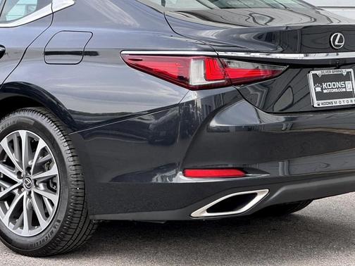2022 Lexus ES 350 Base