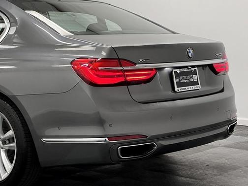 2017 BMW 750 i xDrive