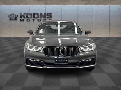 2017 BMW 750 i xDrive