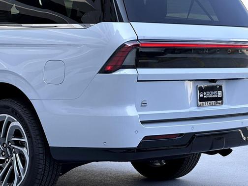 2025 Lincoln Navigator L Reserve