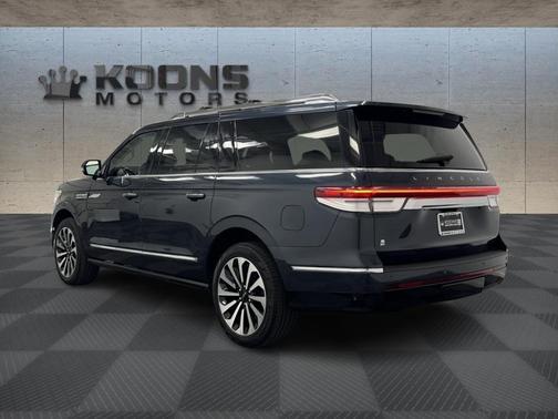 2022 Lincoln Navigator L Reserve