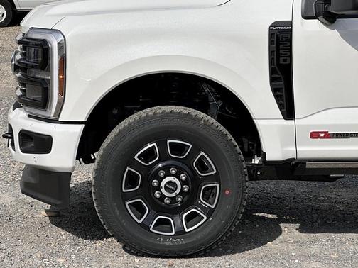 2025 Ford F-250 Platinum