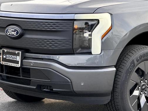 2025 Ford F-150 Lightning Flash
