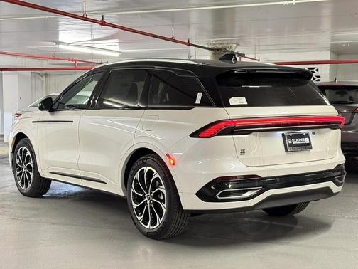 2025 Lincoln Nautilus Reserve