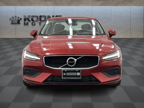 2019 Volvo S60 T5 Momentum