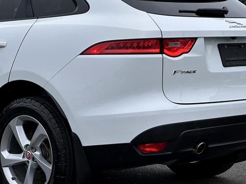 2019 Jaguar F-PACE 25t Premium