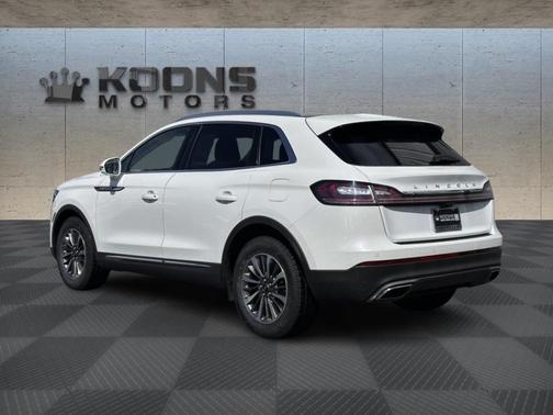 2021 Lincoln Nautilus Reserve