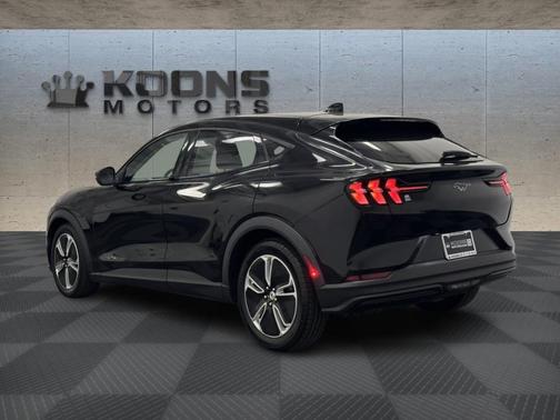 2022 Ford Mustang Mach-E Select