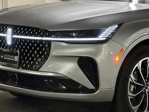 2025 Lincoln Nautilus Reserve