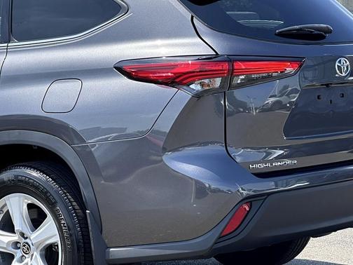2022 Toyota Highlander L
