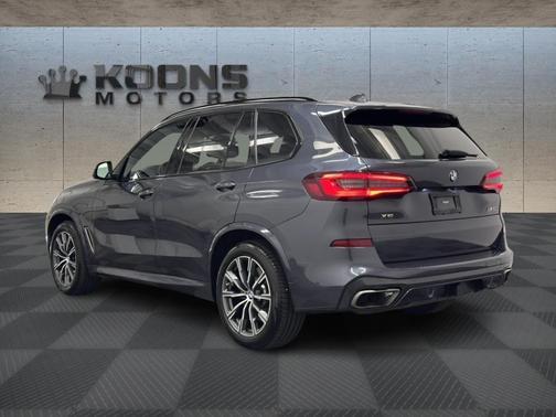 2022 BMW X5 M50i