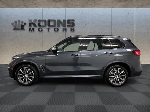 2022 BMW X5 M50i