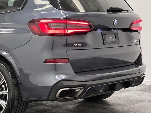 2022 BMW X5 M50i