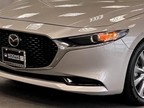 2022 Mazda Mazda3 FWD w/Preferred Package