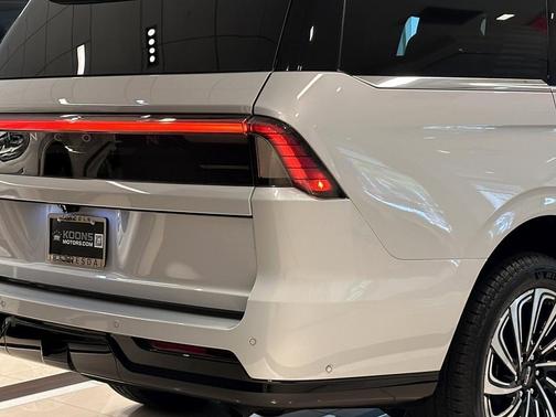 2025 Lincoln Navigator Black Label