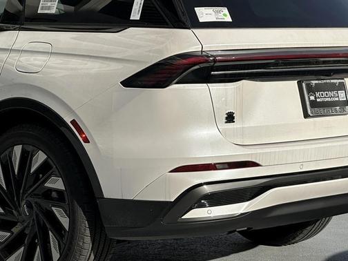2025 Lincoln Nautilus Reserve