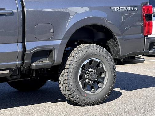 2025 Ford F-350 Lariat Super Duty