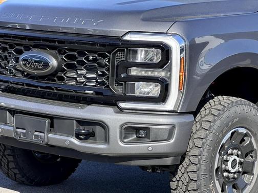 2025 Ford F-350 Lariat Super Duty