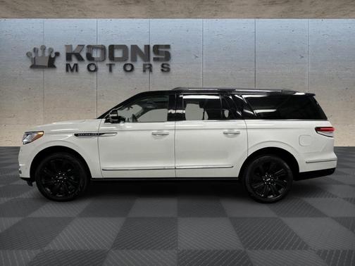 2023 Lincoln Navigator L Black Label