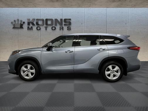 2022 Toyota Highlander LE
