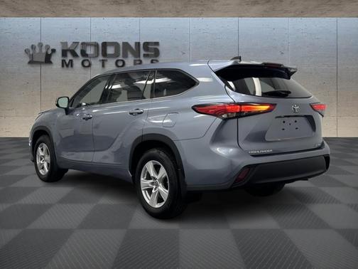 2022 Toyota Highlander LE