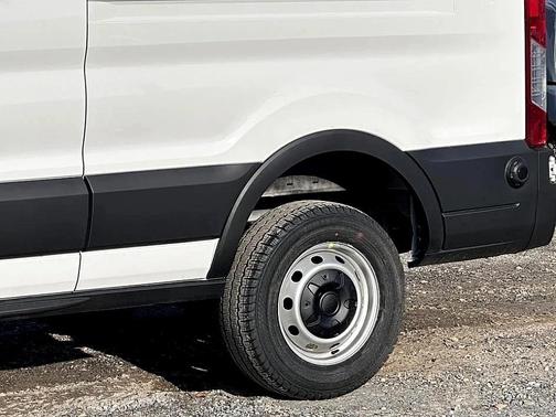 2025 Ford Transit-250 148 WB Medium Roof Cargo