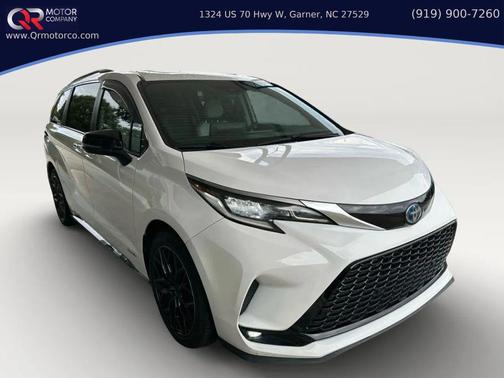2021 Toyota Sienna XSE 7 Passenger