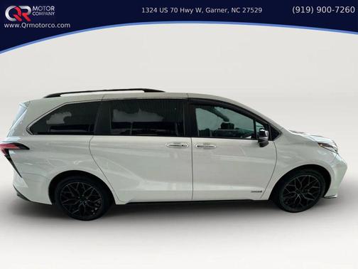 2021 Toyota Sienna XSE 7 Passenger