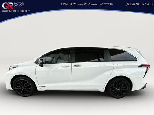 2021 Toyota Sienna XSE 7 Passenger