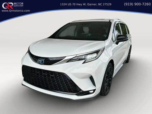 2021 Toyota Sienna XSE 7 Passenger