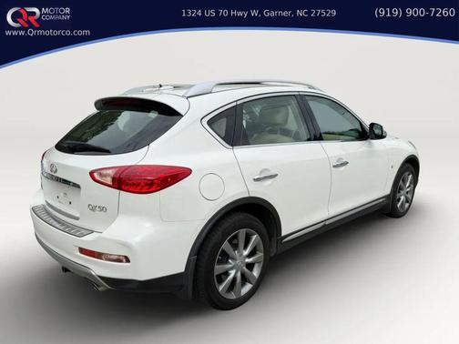 White 2017 INFINITI QX50 Base